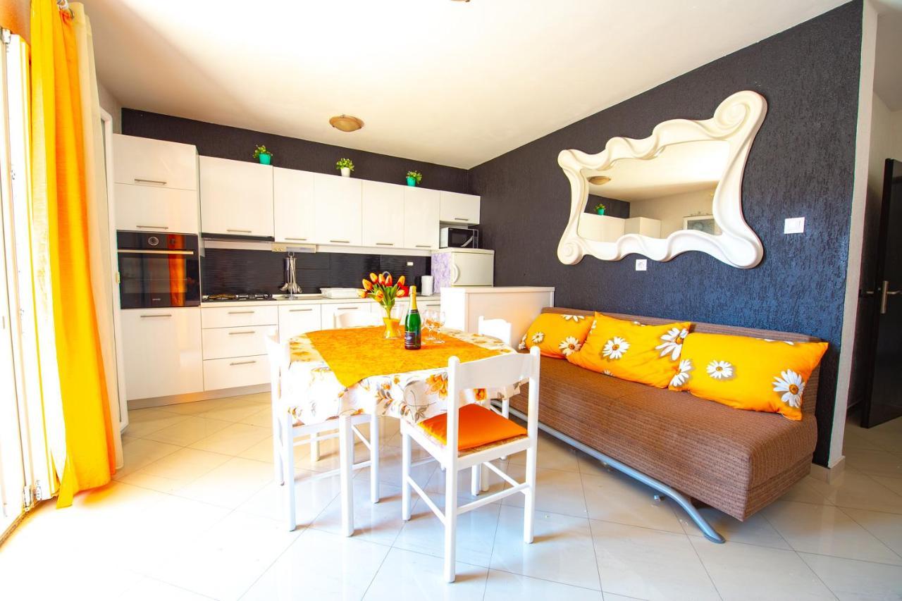 Apartments Jadran باغ المظهر الخارجي الصورة