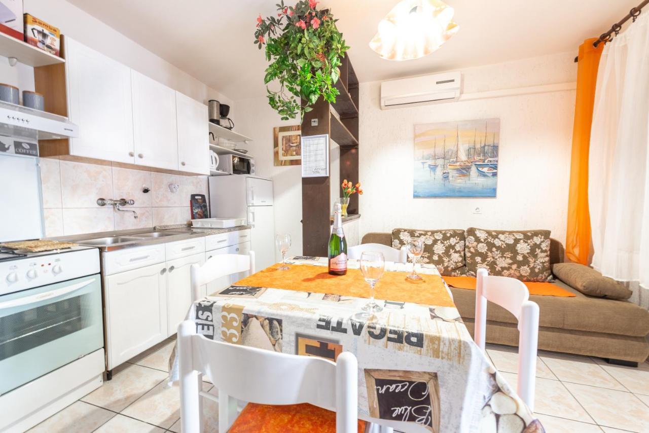Apartments Jadran باغ المظهر الخارجي الصورة
