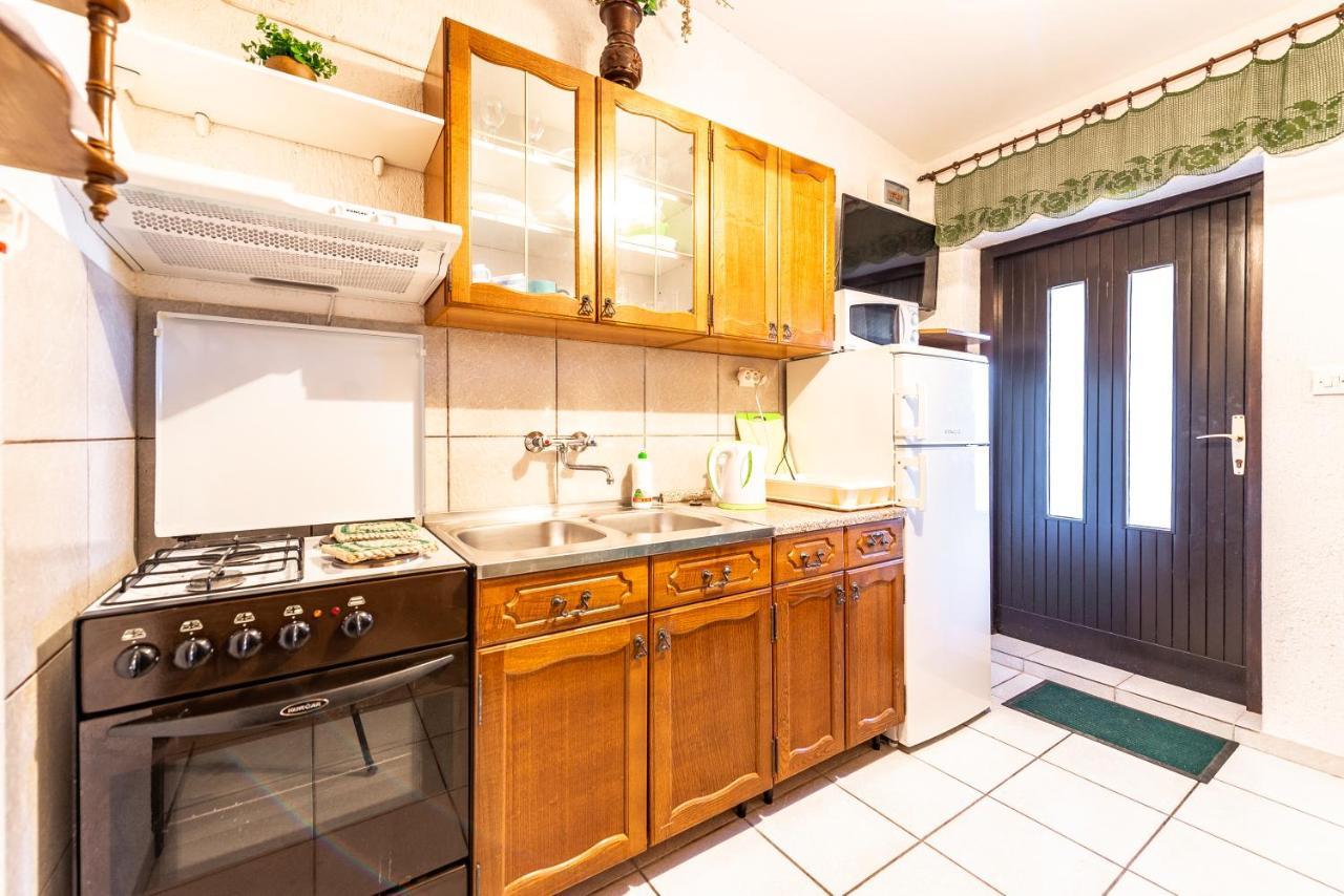 Apartments Jadran باغ المظهر الخارجي الصورة