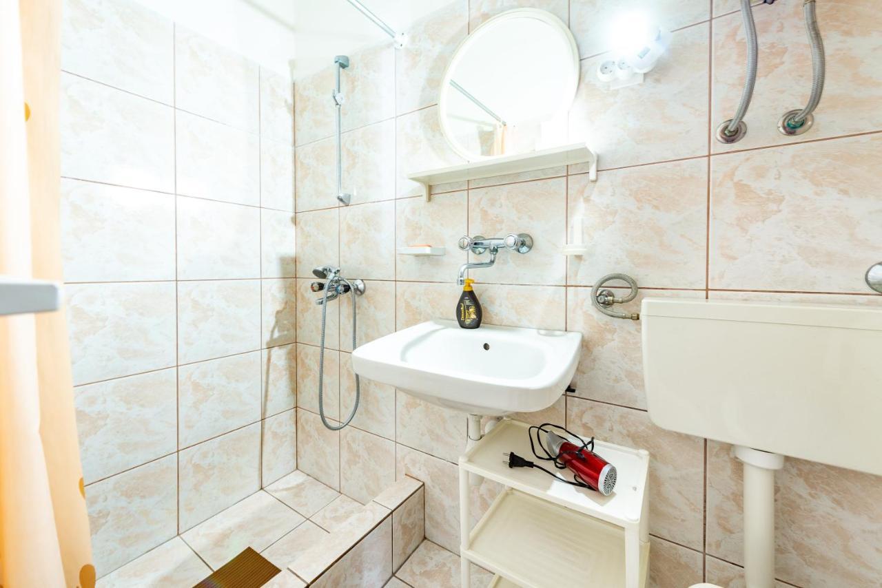 Apartments Jadran باغ المظهر الخارجي الصورة